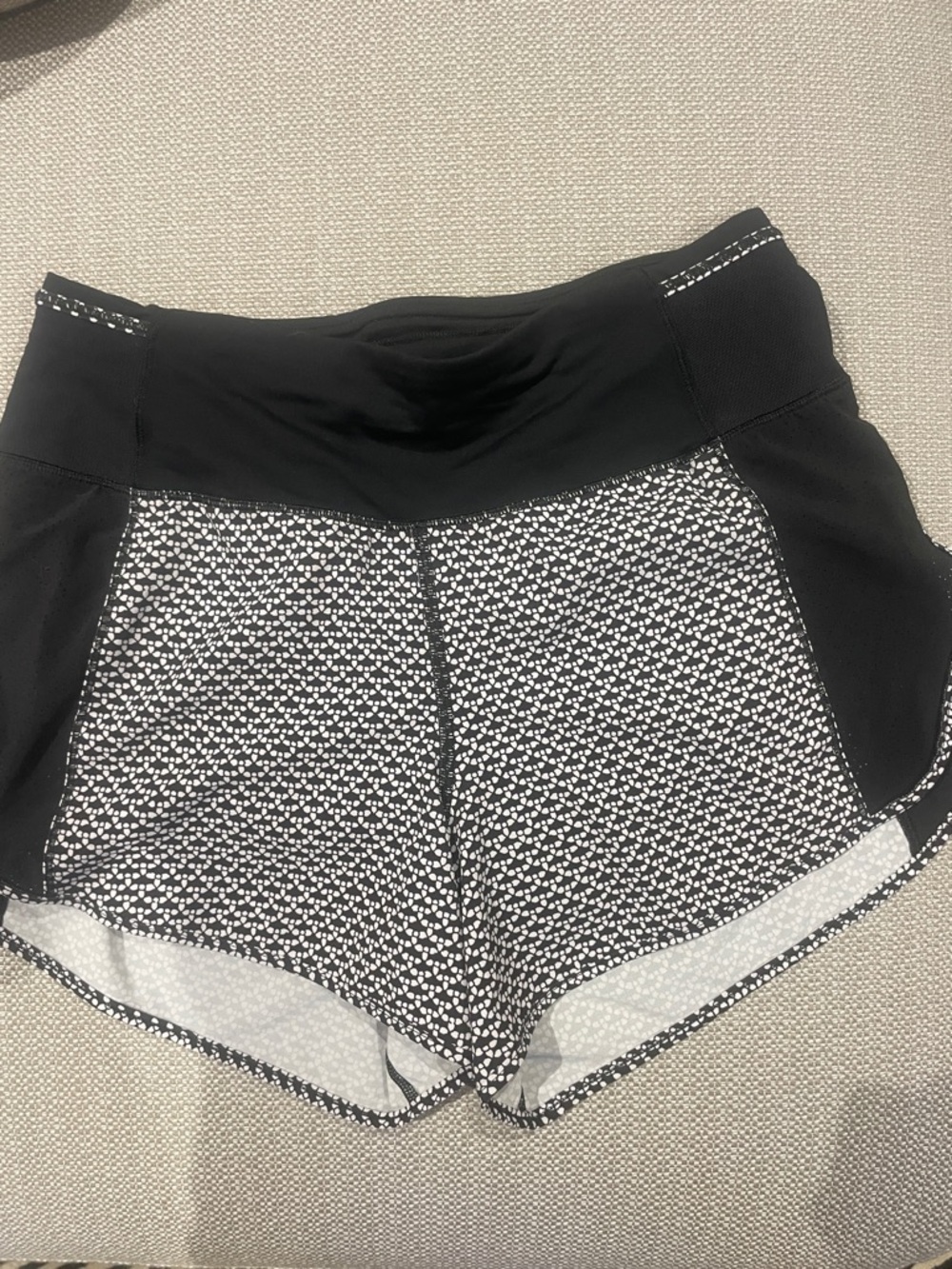 lululemon athletica Real Quick athletic shorts, size 6 - Picture 11 of 11